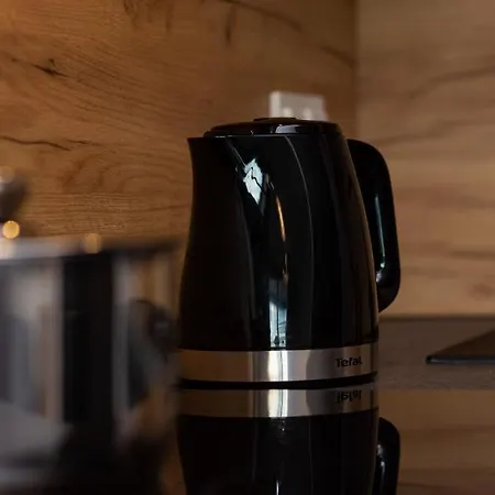 Woronicza Mokotow By Renters * Varsovie