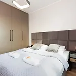 Woronicza Mokotow By Renters شقة