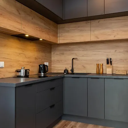 Woronicza Mokotow By Renters *